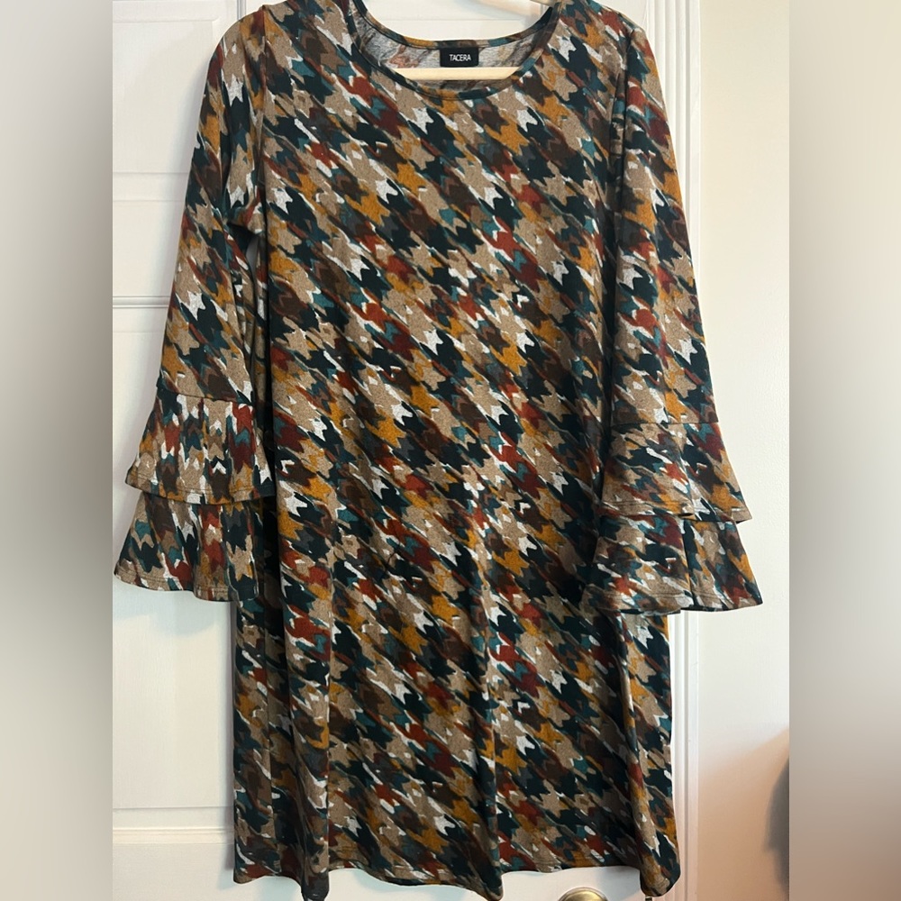 Tacera Dress Size L. Multi-color